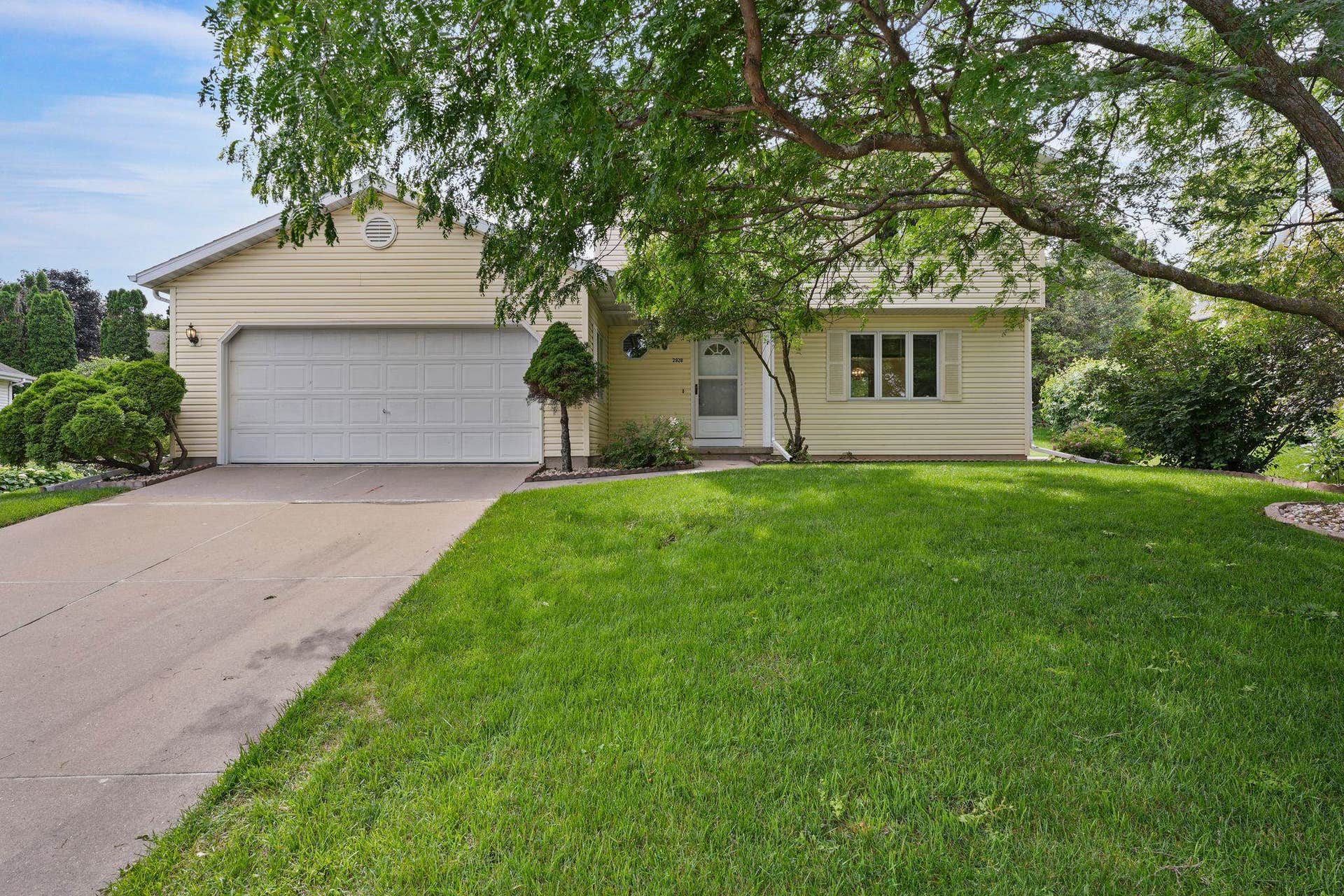 2928 Maple Run Drive, Madison, WI 53719