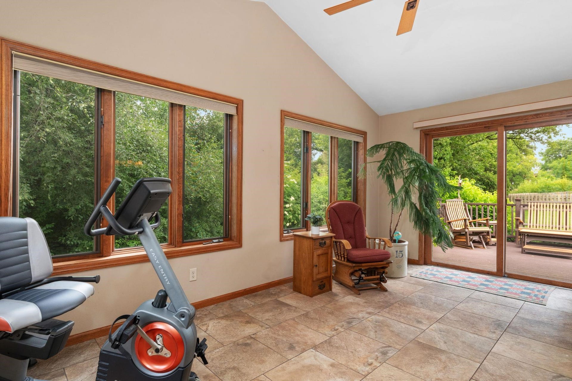 22 Stacy Lane, Madison, WI 53716