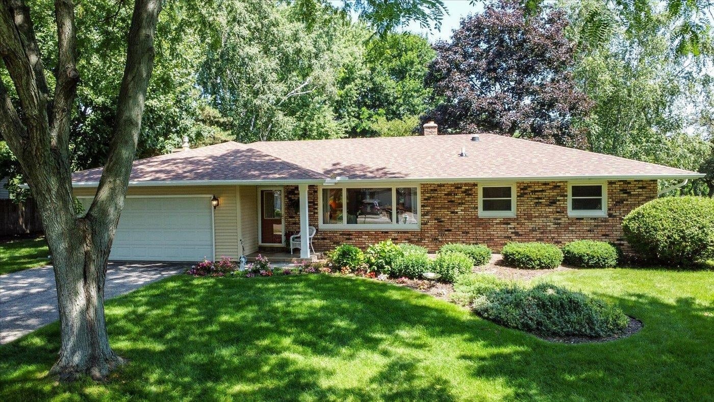 3742 Elna Road, Burke, WI 53718