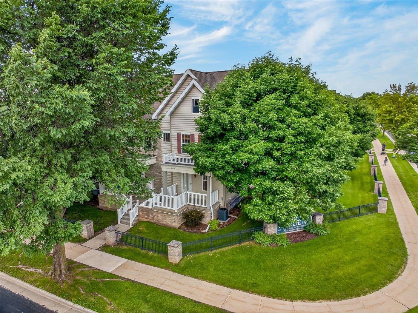 2779 Crinkle Root Drive, Fitchburg, WI 53711