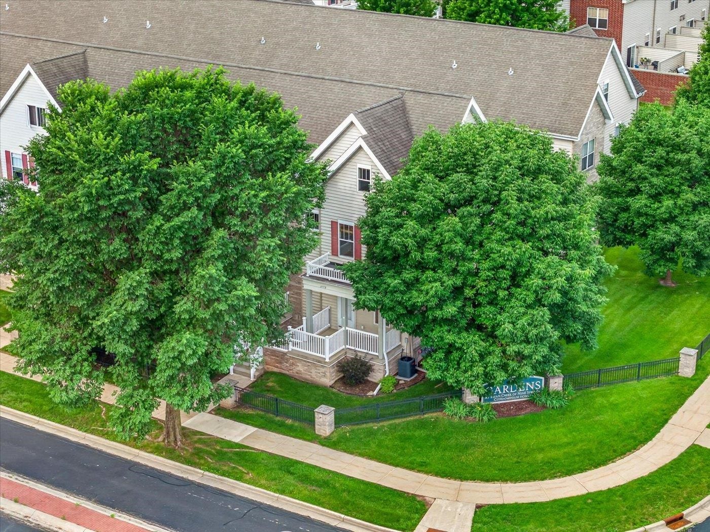 2779 Crinkle Root Drive, Fitchburg, WI 53711