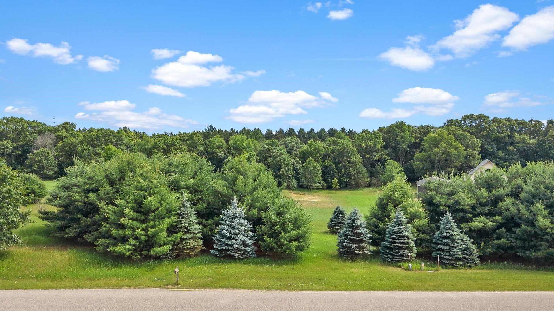 191 Fish Court, Jackson, WI 53952