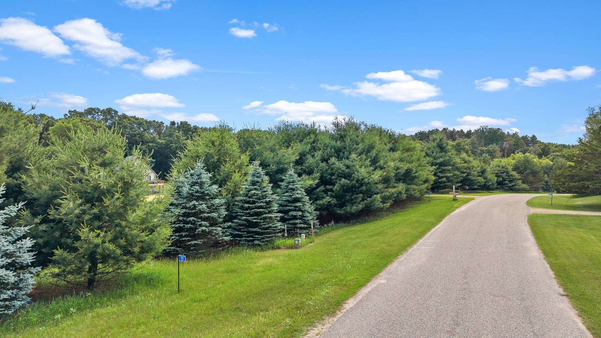 191 Fish Court, Jackson, WI 53952