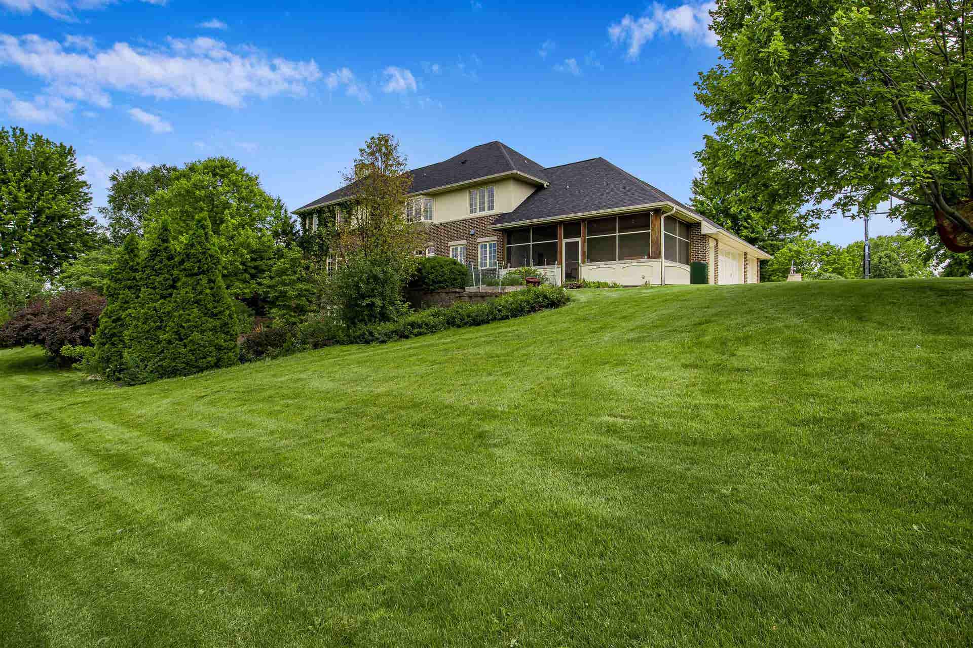 3002 Linnerud Drive, Pleasant Springs, WI 53589