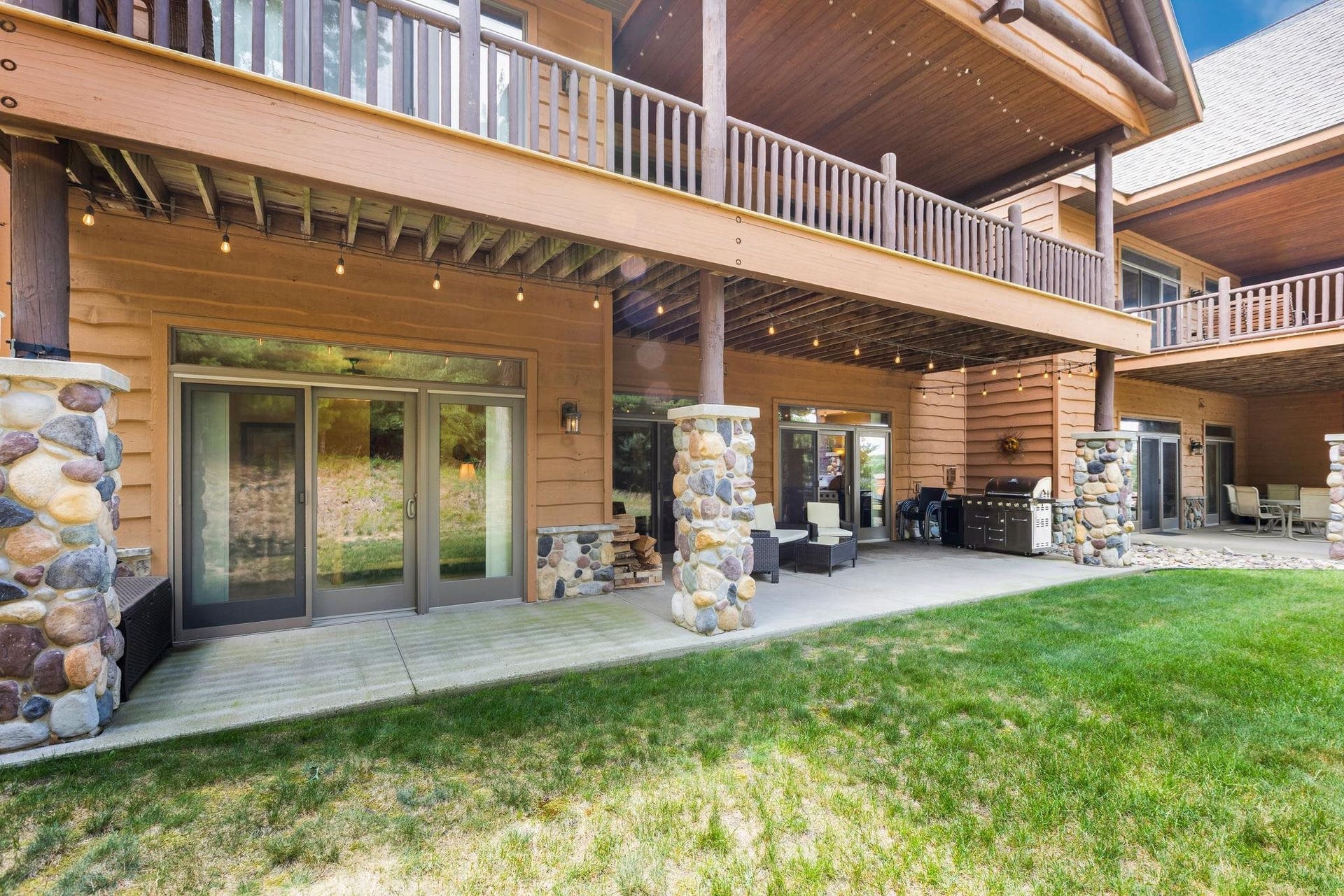 W4112 Vista Drive, #8, Germantown, WI 53948