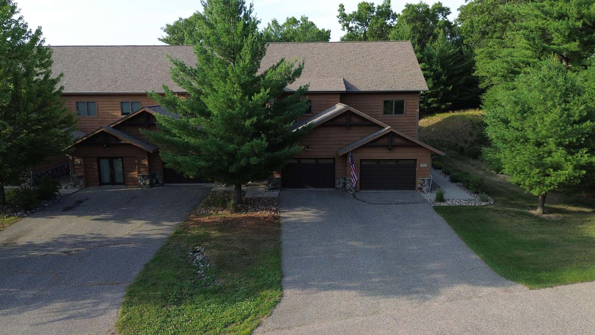 W4112 Vista Drive, #8, Germantown, WI 53948