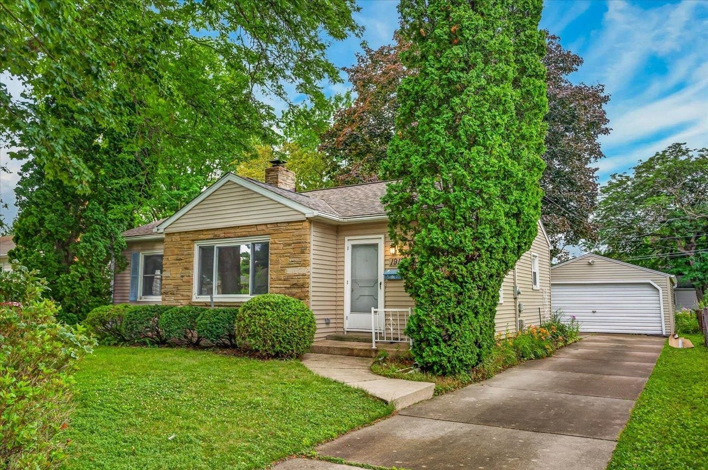 1917 Manley Street, Madison, WI 53704