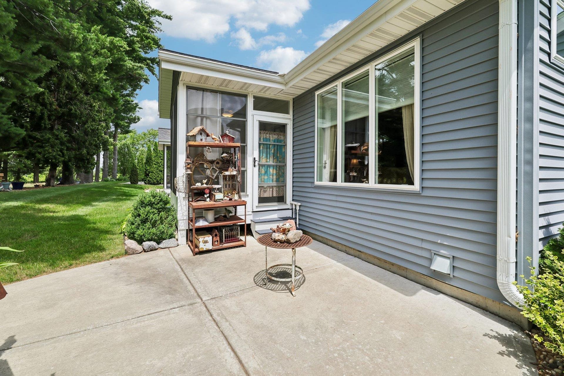 791 Country View Lane, Lake Mills, WI 53551-1685