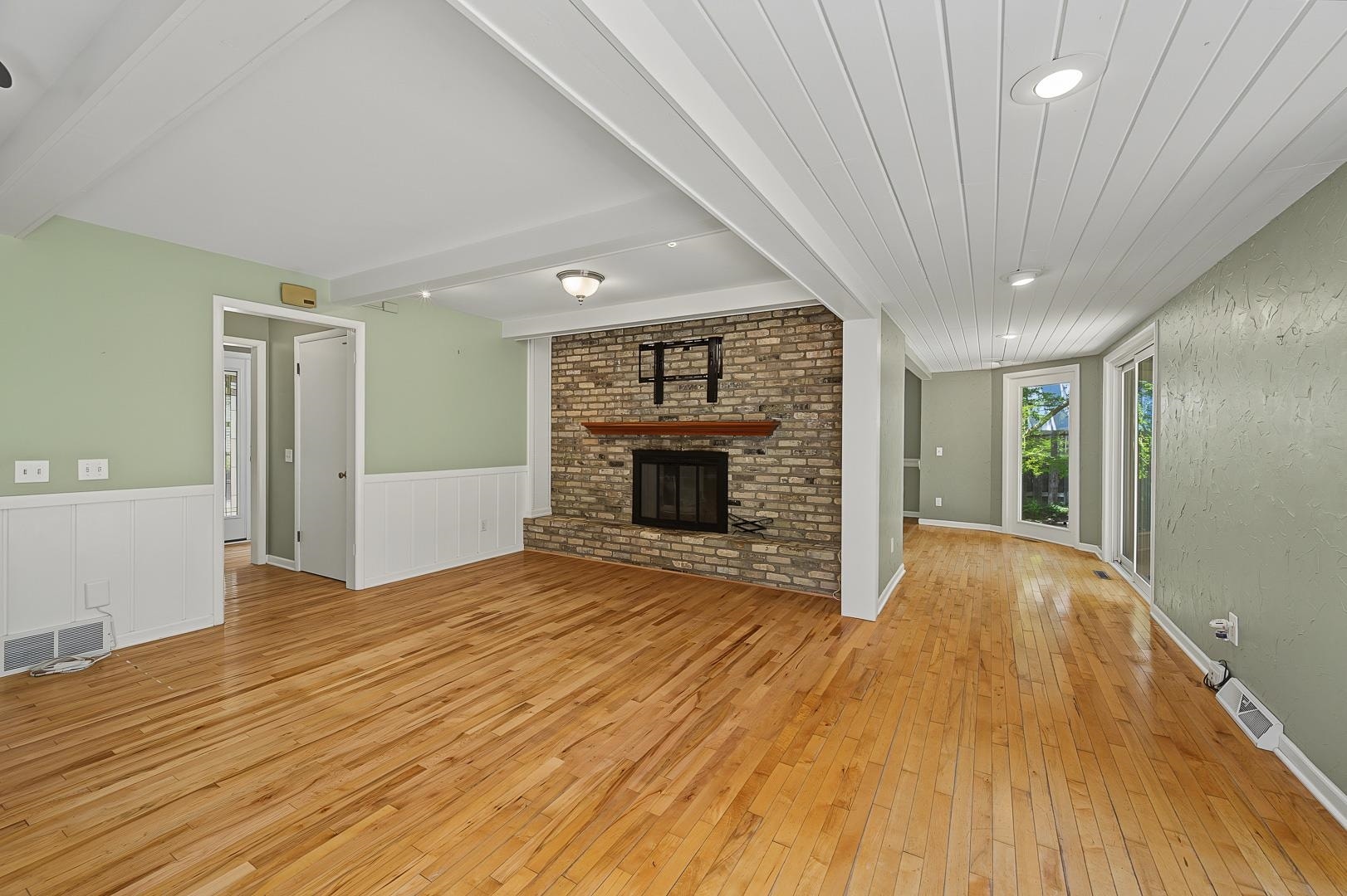 101 Carillon Drive, Madison, WI 53705