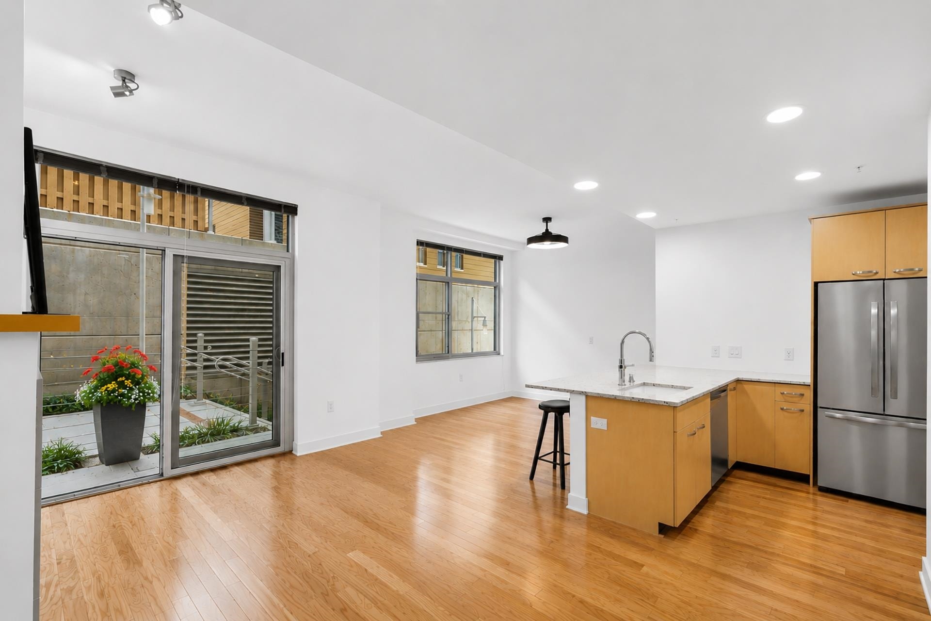309 W Washington Avenue, #102, Madison, WI 53703