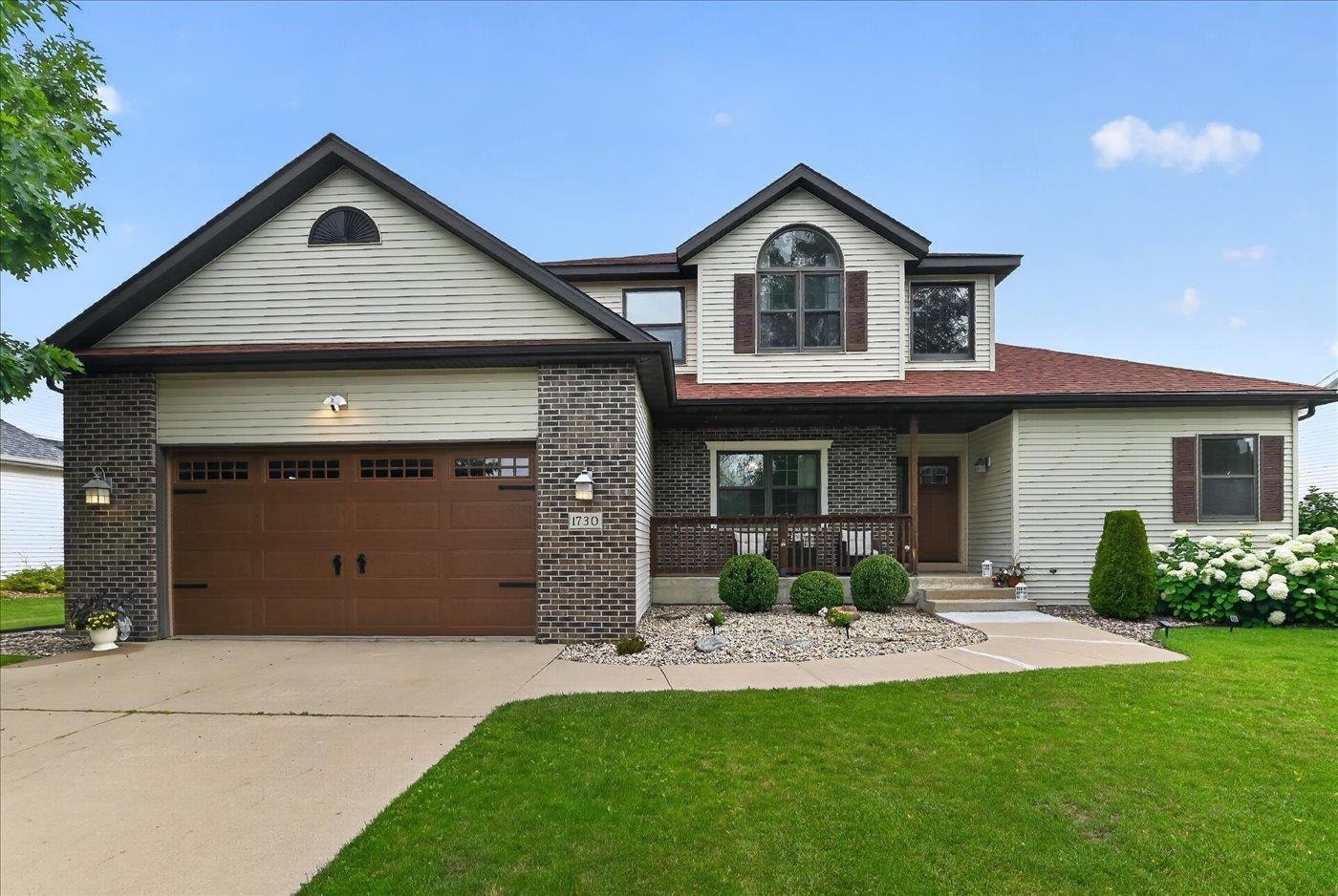 1730 Stonehaven Drive, Sun Prairie, WI 53590