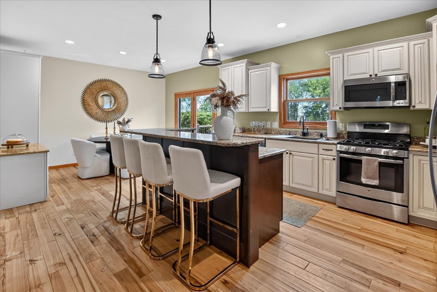 1730 Stonehaven Drive, Sun Prairie, WI 53590