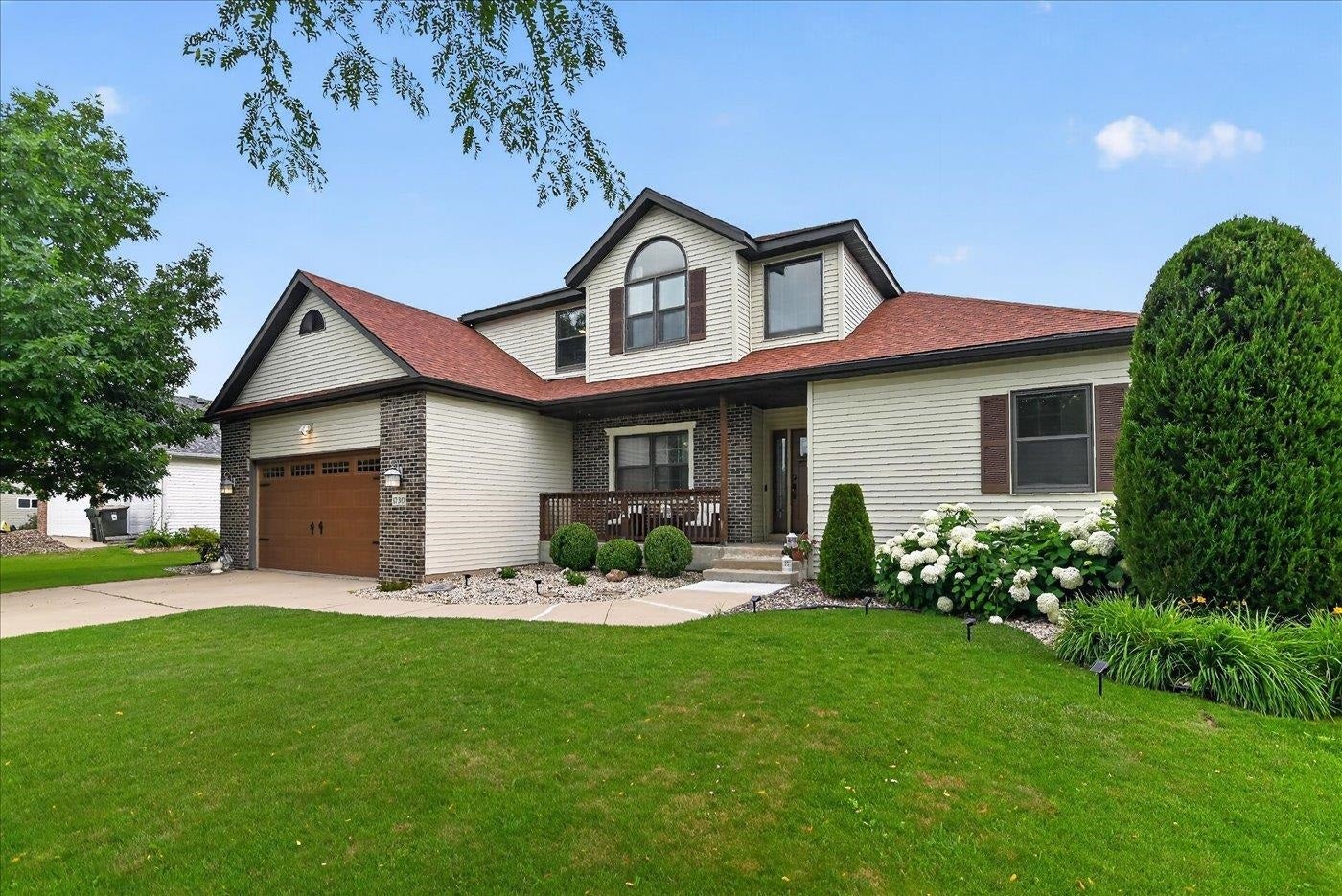 1730 Stonehaven Drive, Sun Prairie, WI 53590