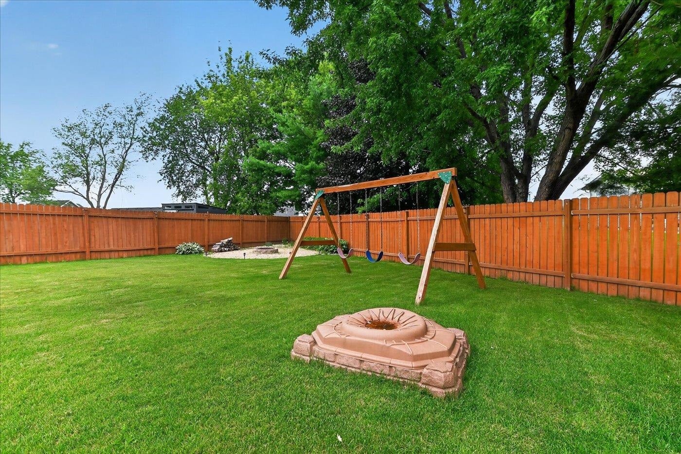 1730 Stonehaven Drive, Sun Prairie, WI 53590