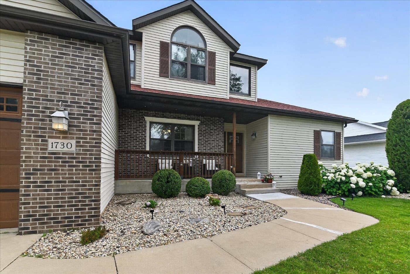 1730 Stonehaven Drive, Sun Prairie, WI 53590