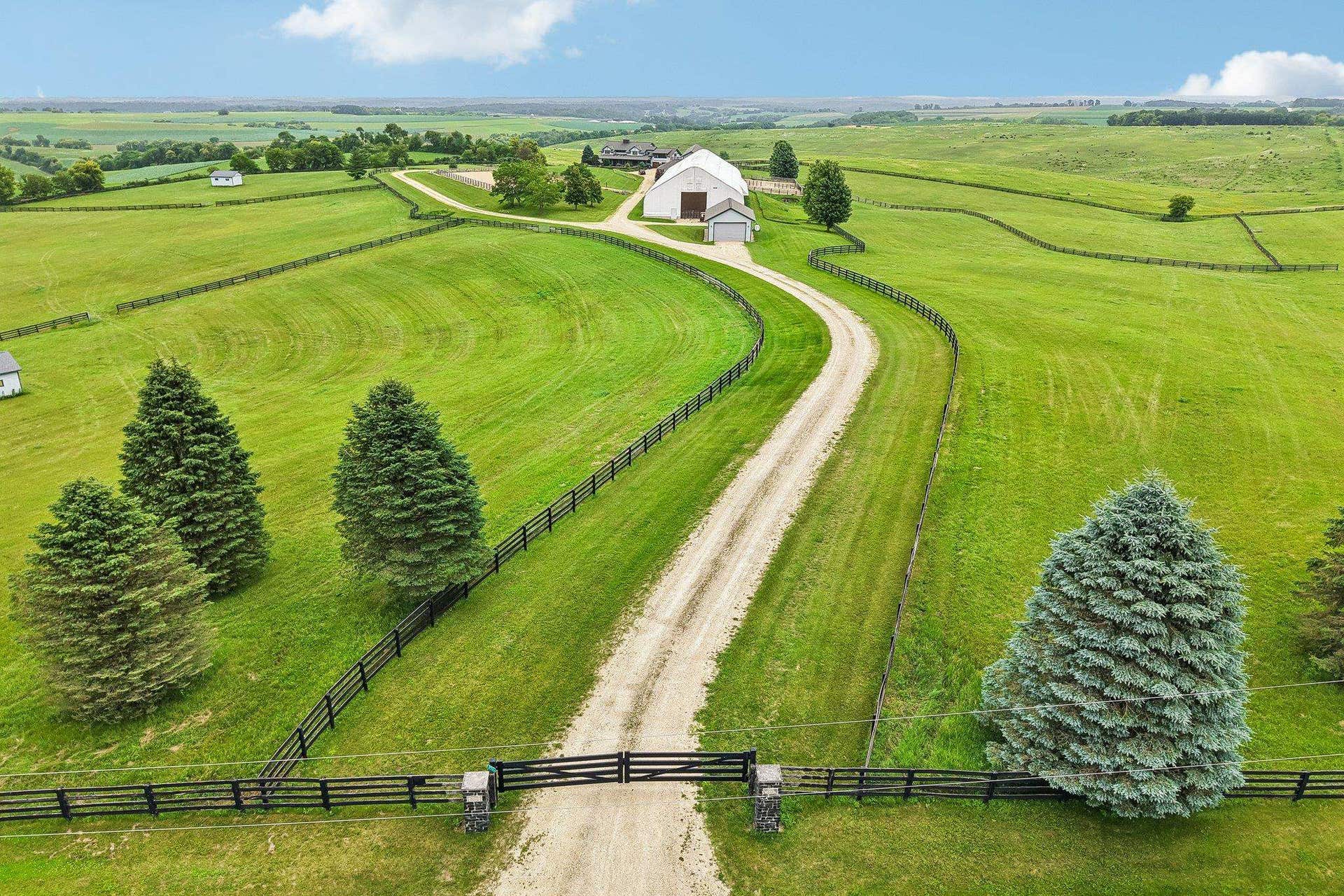 852 County Road Jg Road, Perry, WI 53572