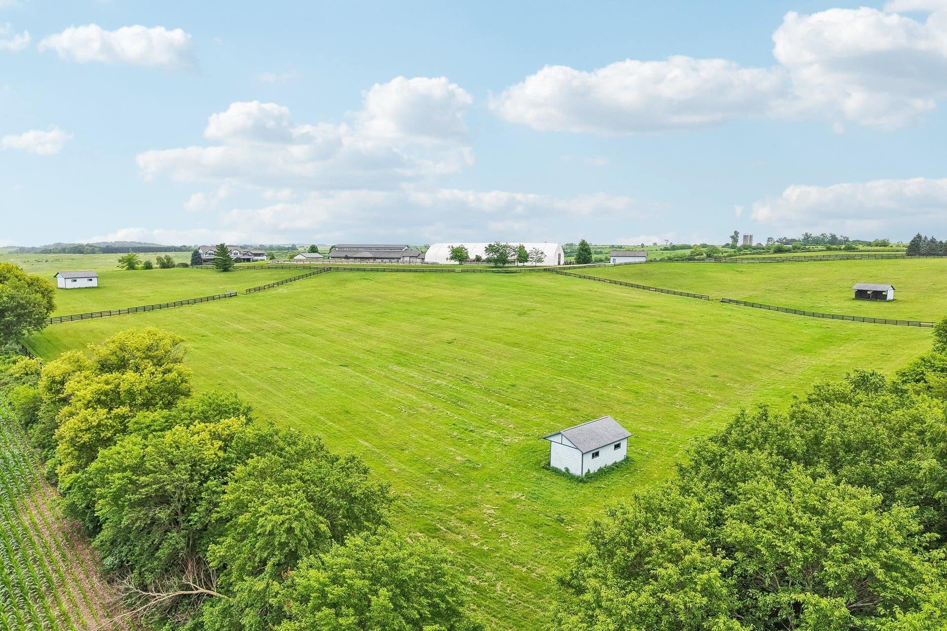 852 County Road Jg Road, Perry, WI 53572
