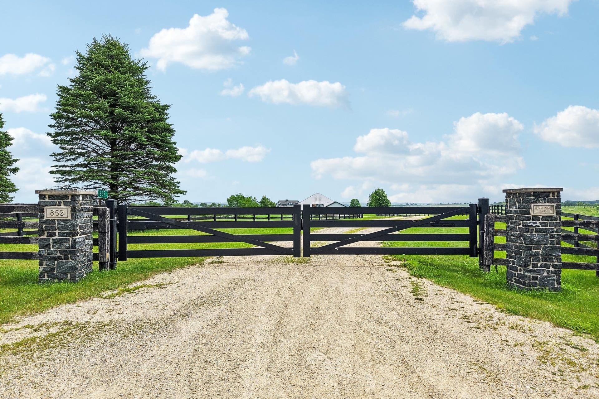 852 County Road Jg Road, Perry, WI 53572
