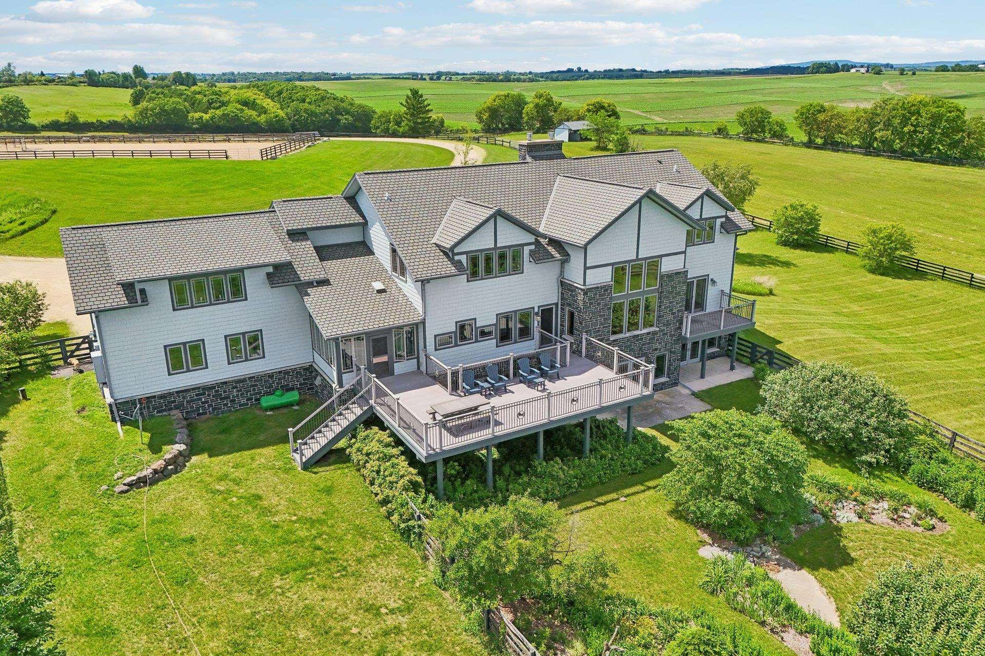 852 County Road Jg Road, Perry, WI 53572