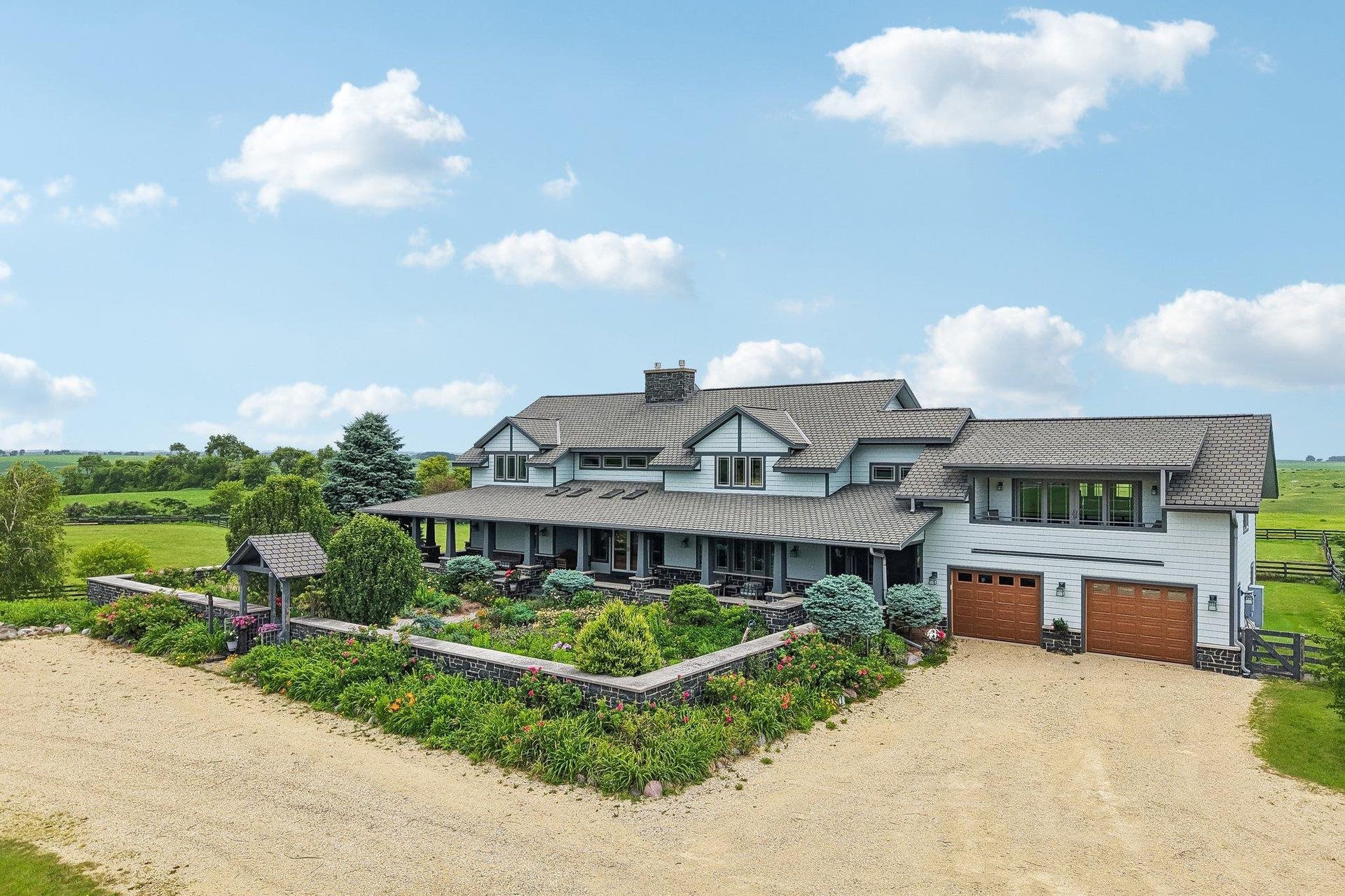 852 County Road Jg Road, Perry, WI 53572