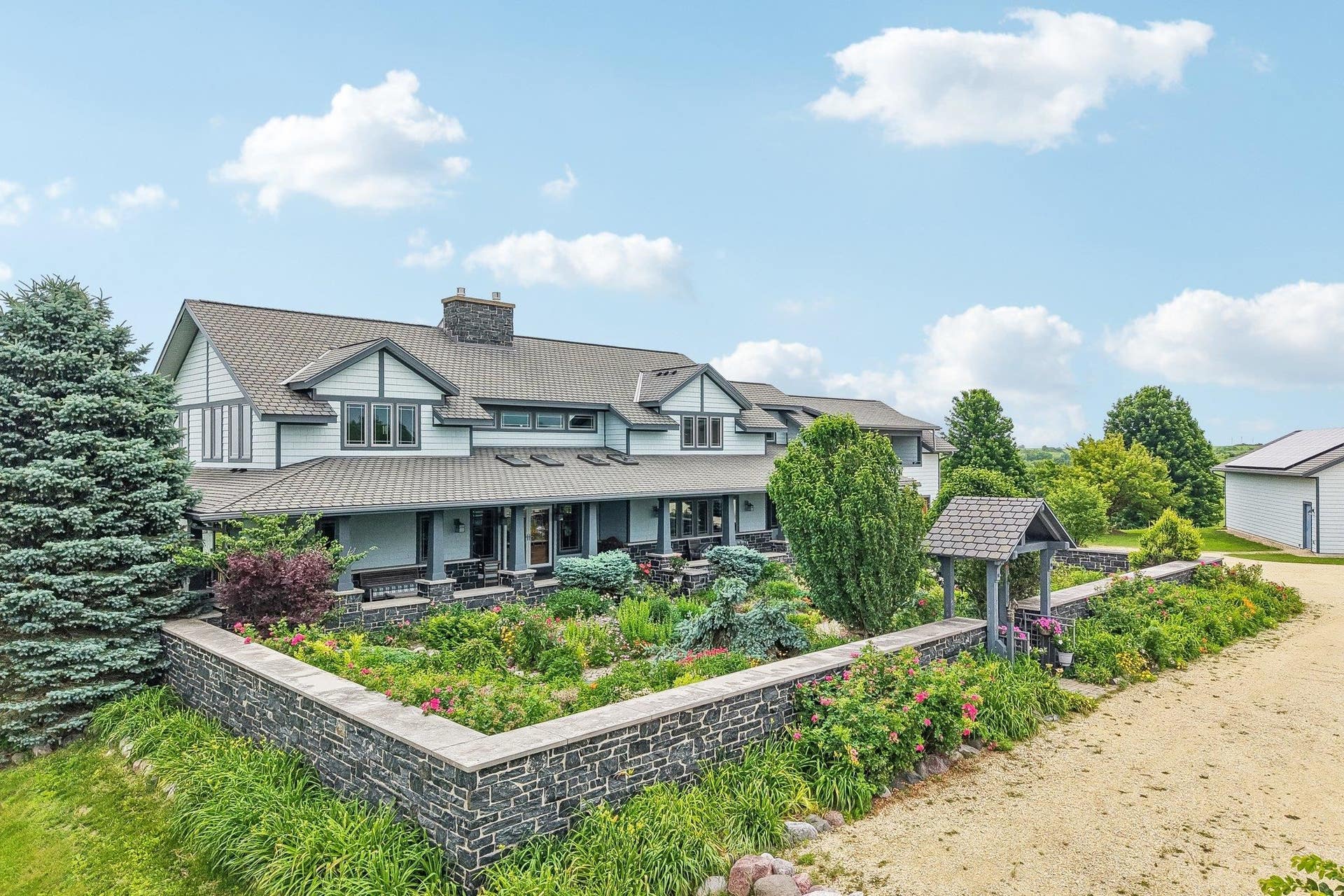 852 County Road Jg Road, Perry, WI 53572