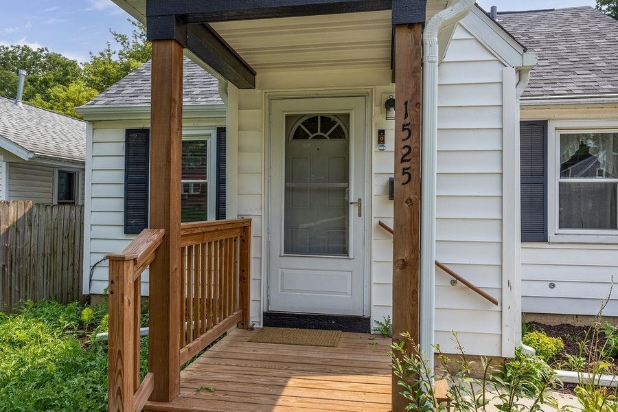 Property photo for 1525 Loftsgordon Avenue, Madison, WI