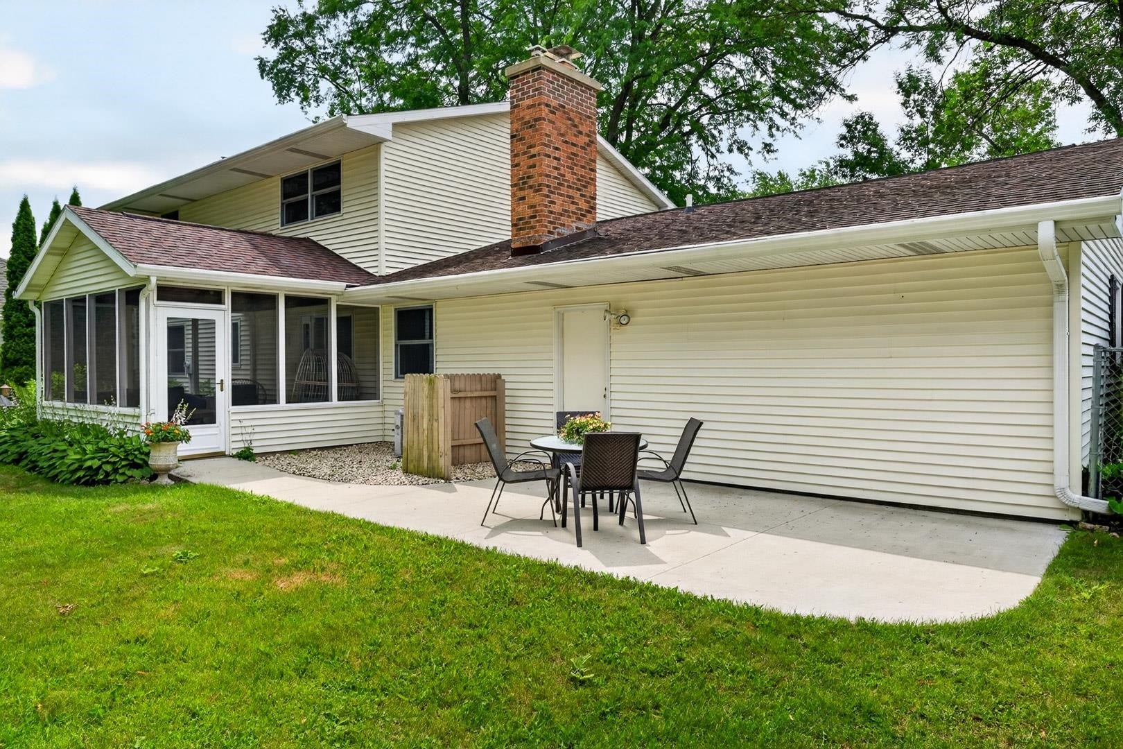 5646 Pennwall Street, Fitchburg, WI 53711