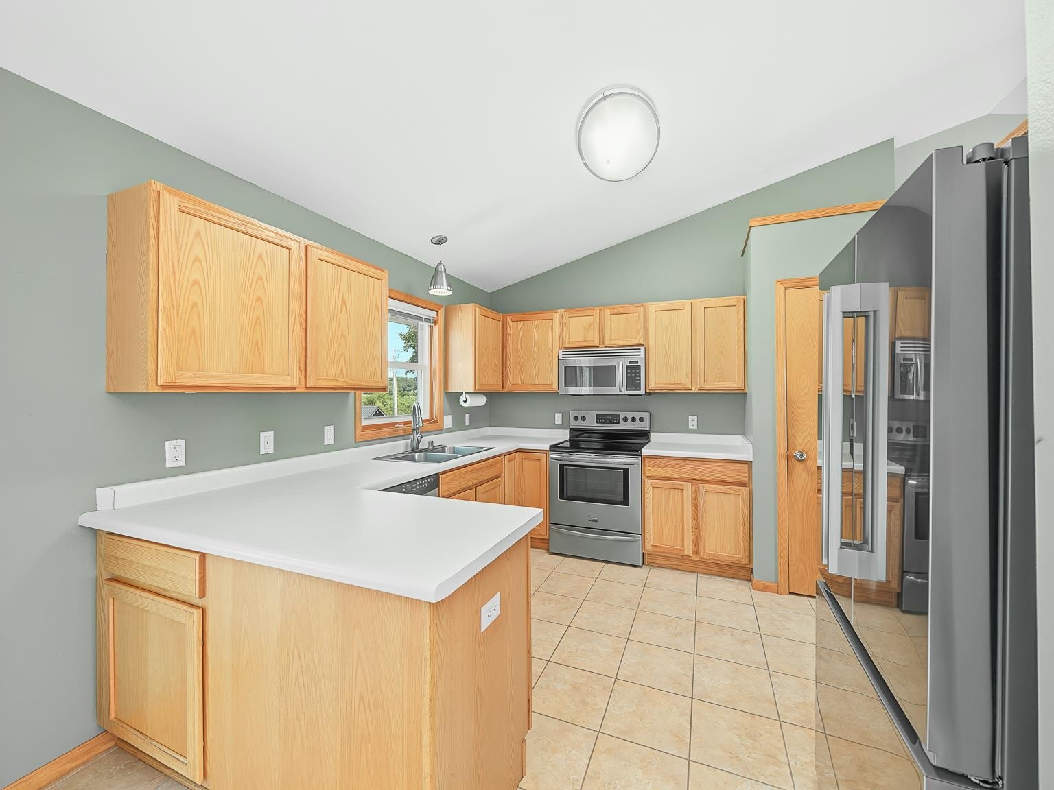 6738 Henry Road, Montrose, WI 53508