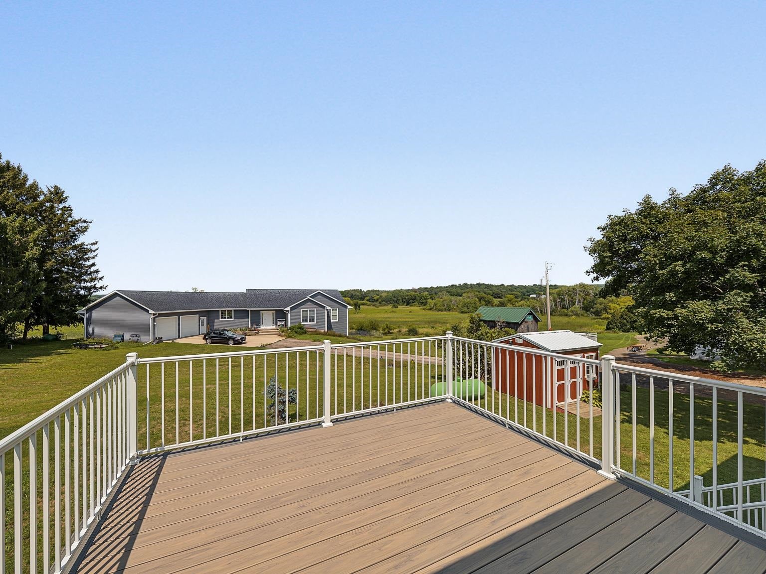 6738 Henry Road, Montrose, WI 53508