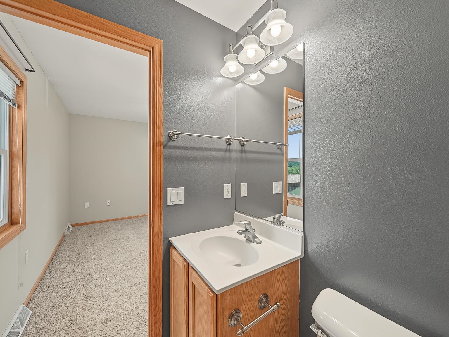6738 Henry Road, Montrose, WI 53508