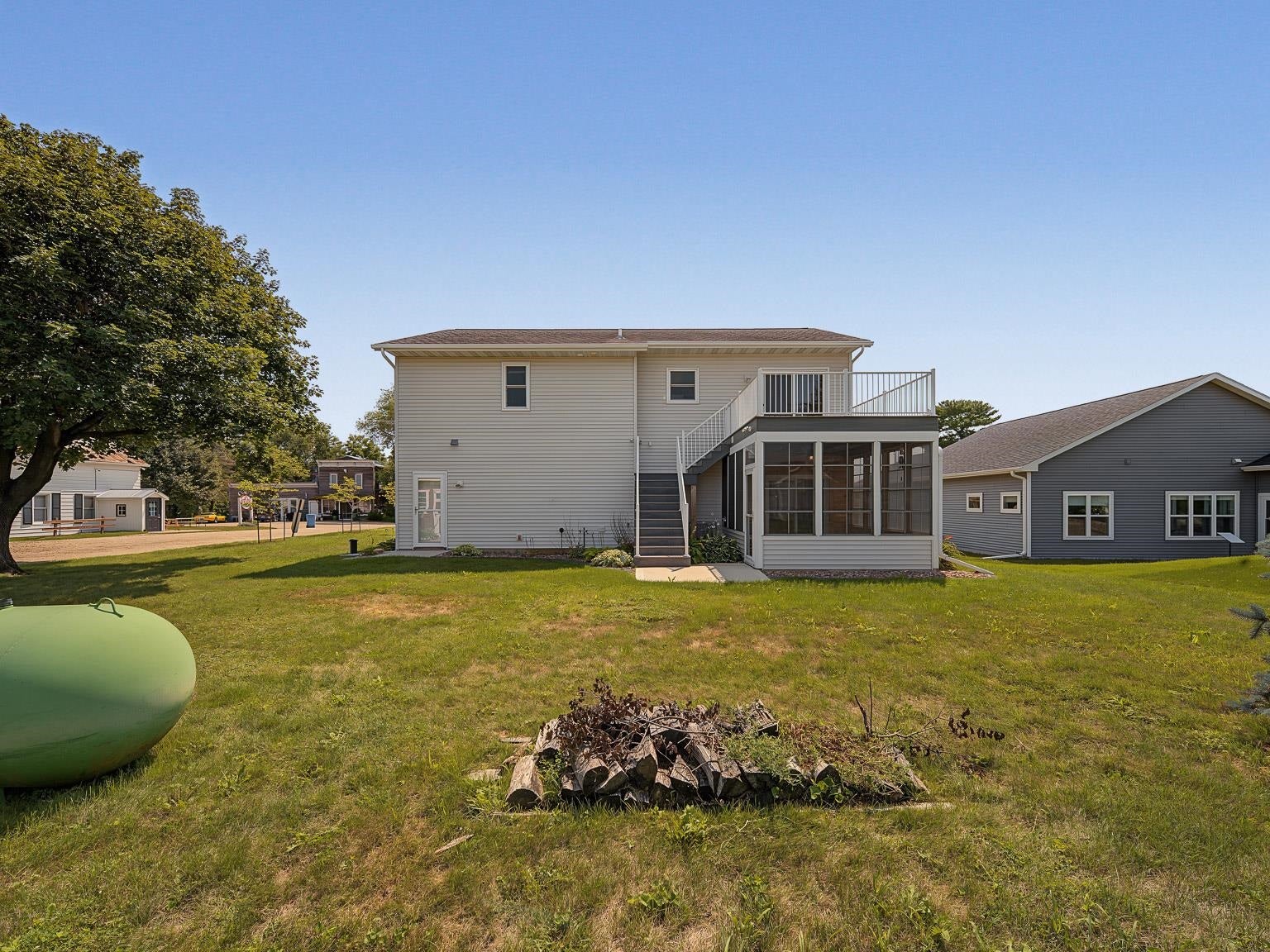 6738 Henry Road, Montrose, WI 53508