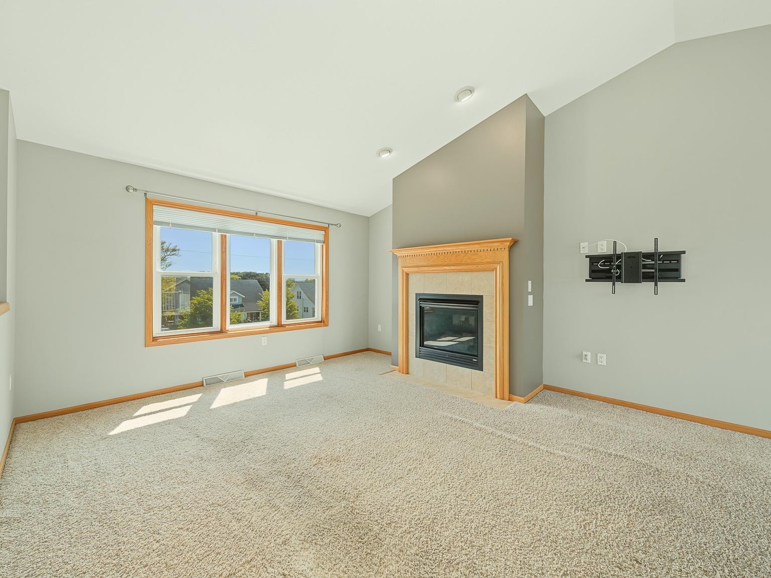 6738 Henry Road, Montrose, WI 53508