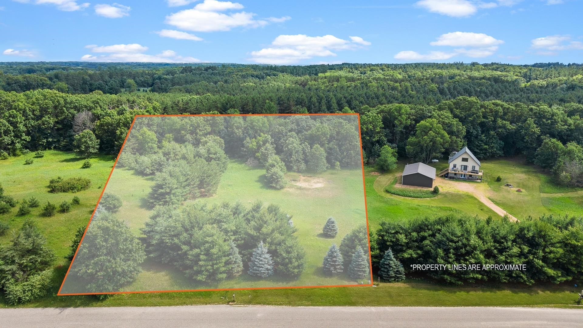 191 Fish Court, Jackson, WI 53952