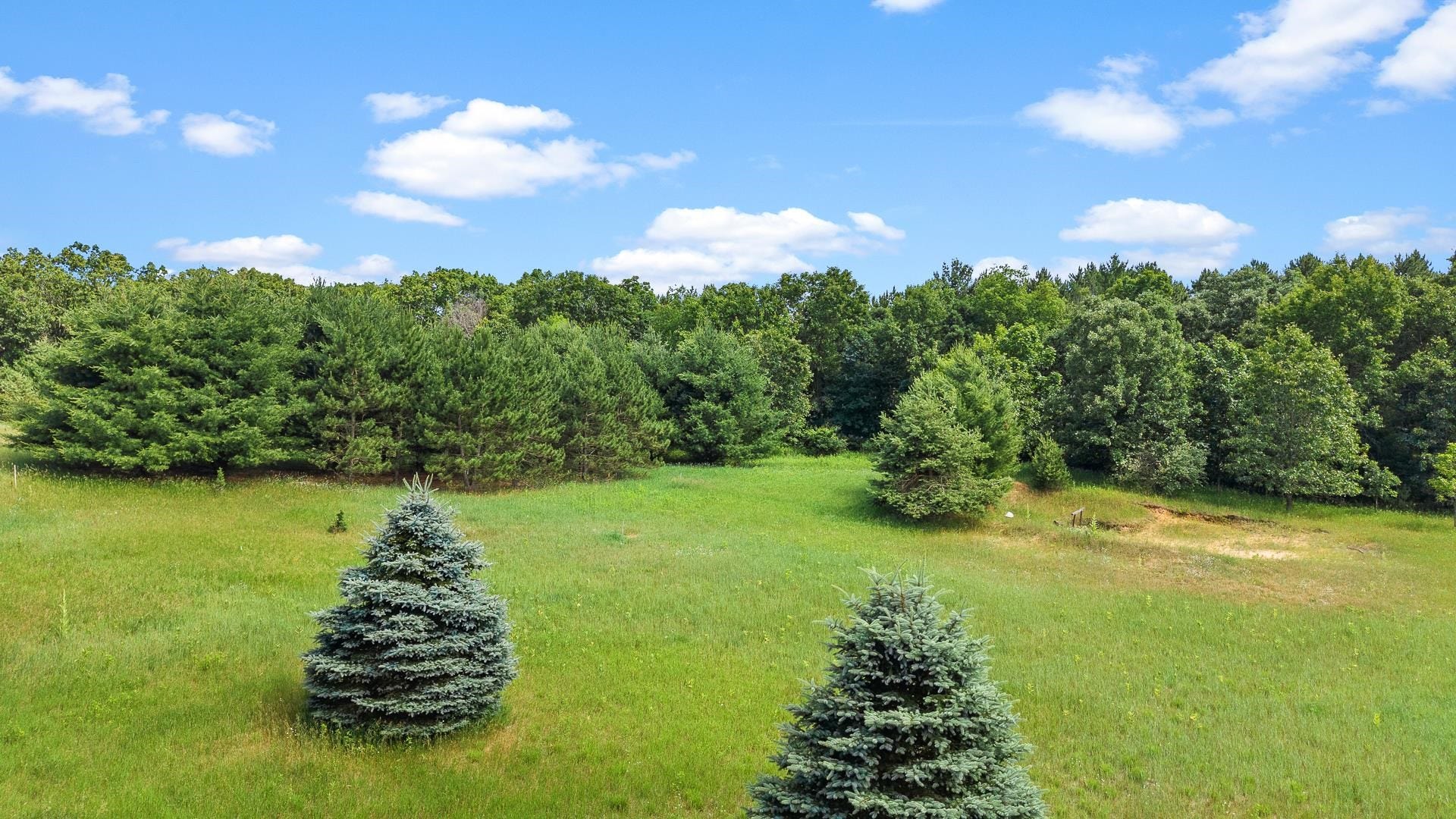 191 Fish Court, Jackson, WI 53952
