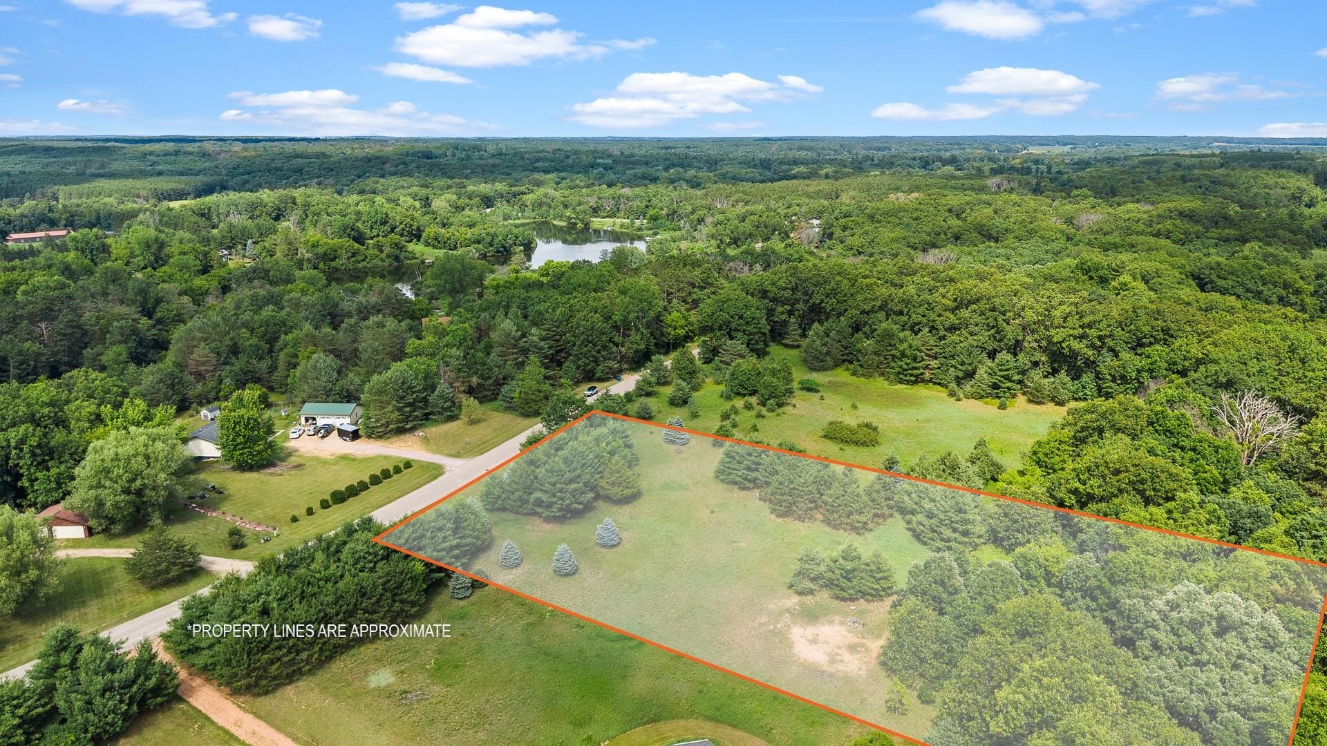 191 Fish Court, Jackson, WI 53952