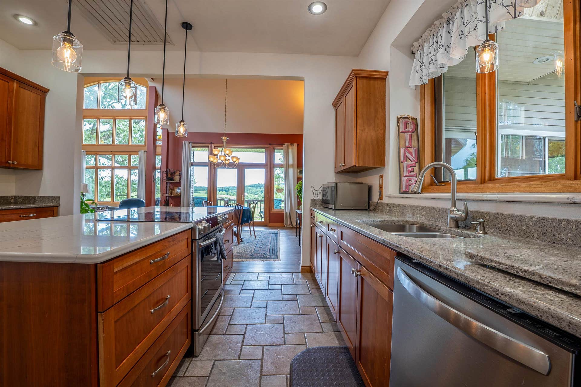 4526 County Road Q, Highland, WI 53533-8530