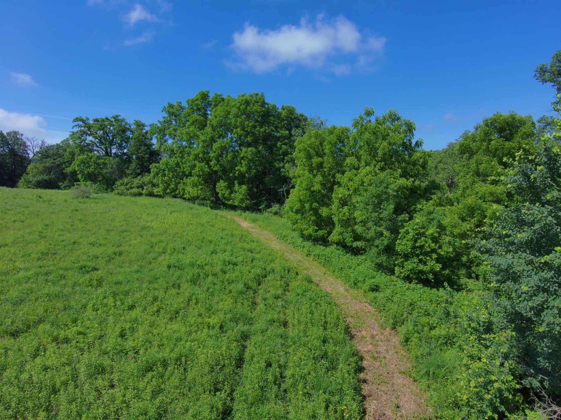 4526 County Road Q, Highland, WI 53533-8530
