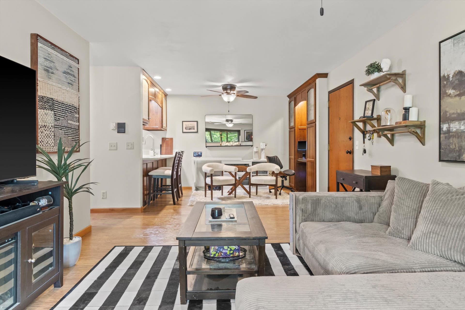 1015 N Sunnyvale Lane, #E, Madison, WI 53713
