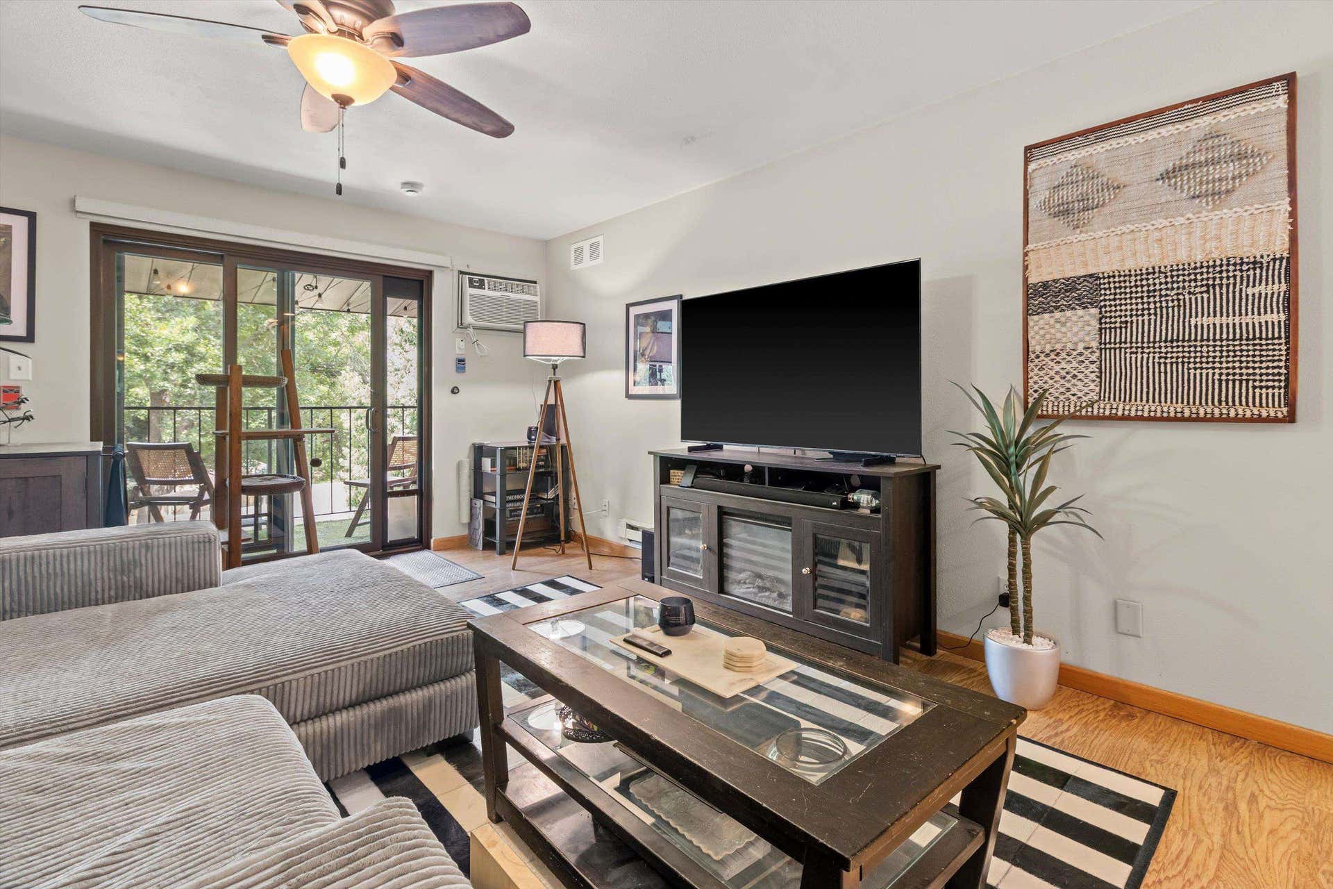 1015 N Sunnyvale Lane, #E, Madison, WI 53713