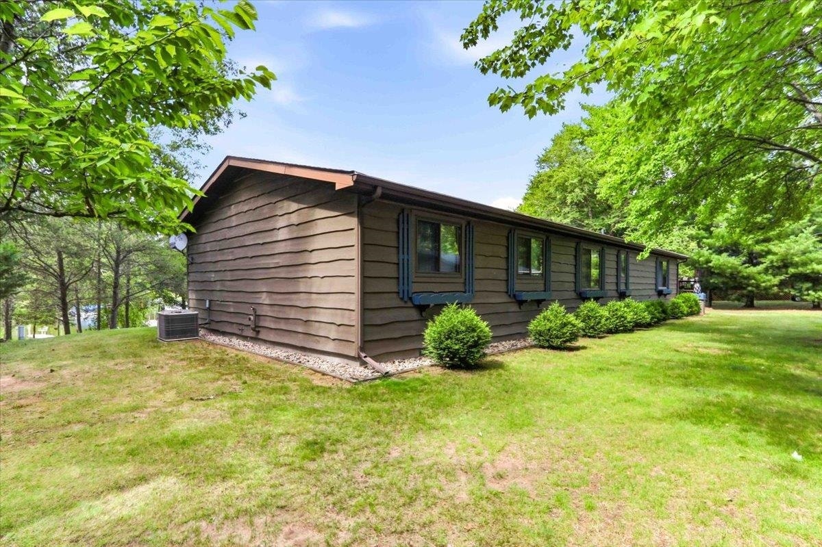 2317 W 18th Drive, Quincy, WI 53934