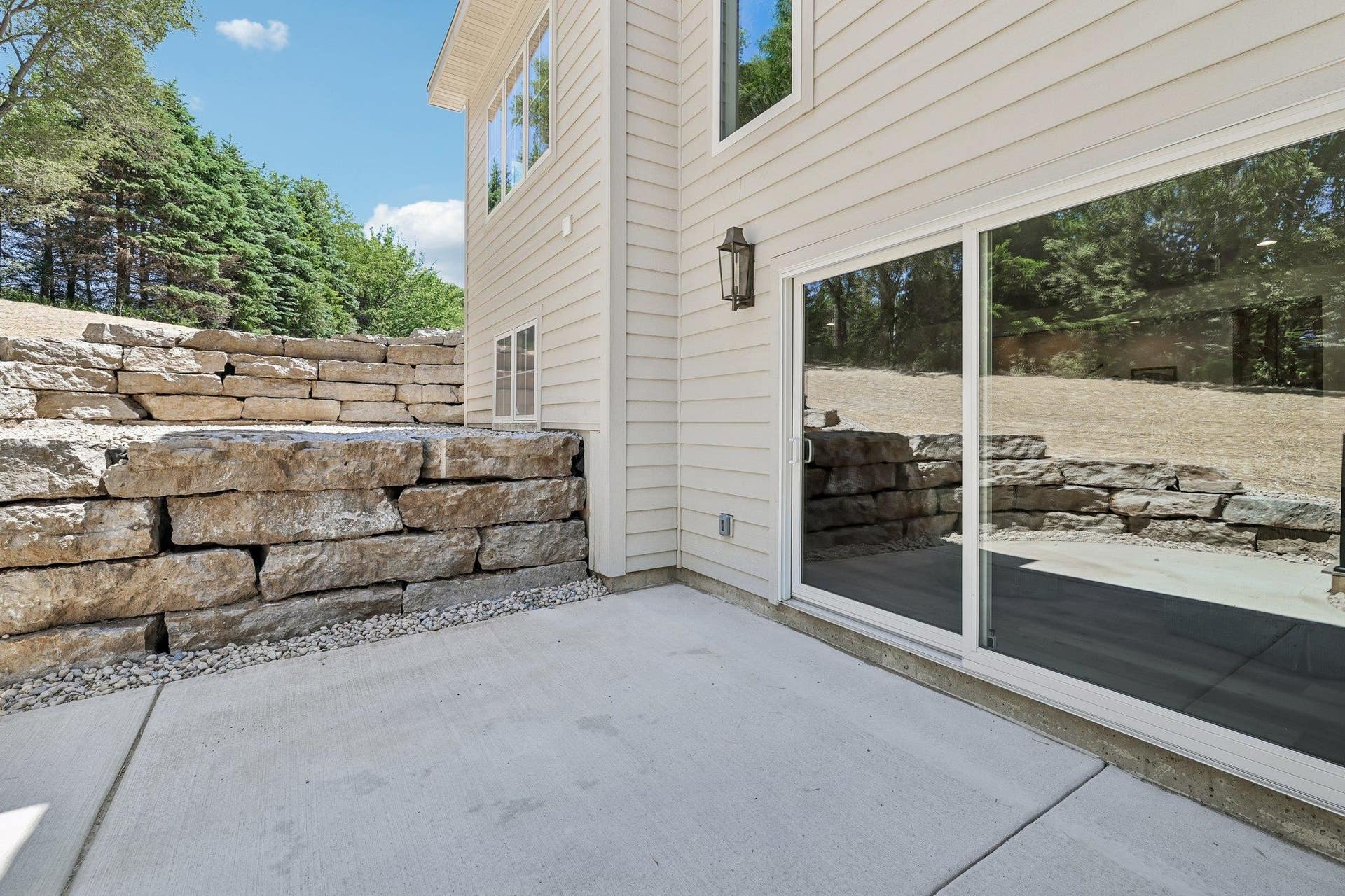 W8778 Blue Violet Court, Oakland, WI 53523