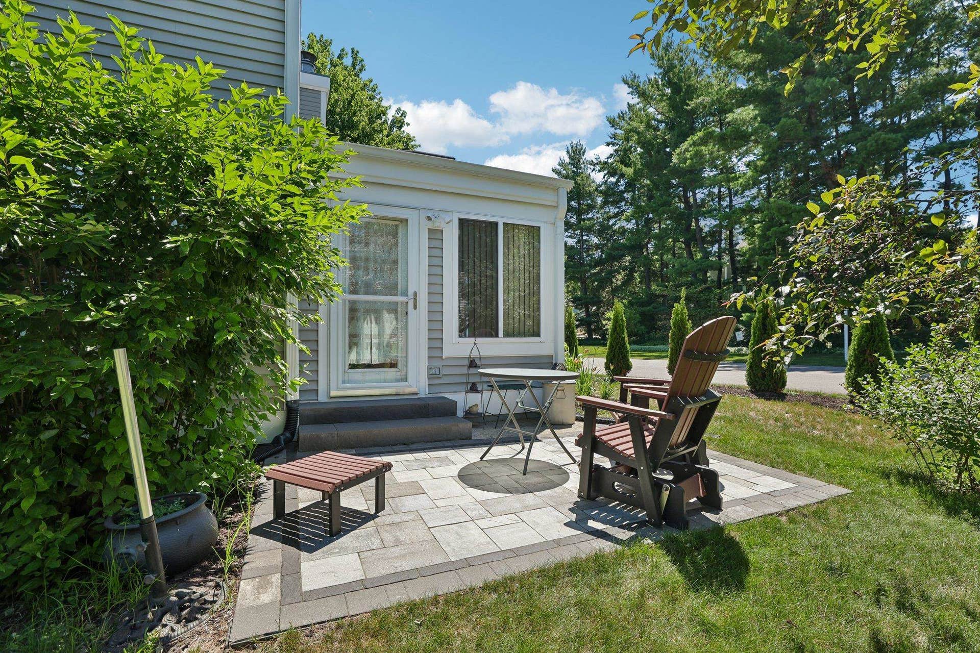 2 Oak Creek Trail, Madison, WI 53717