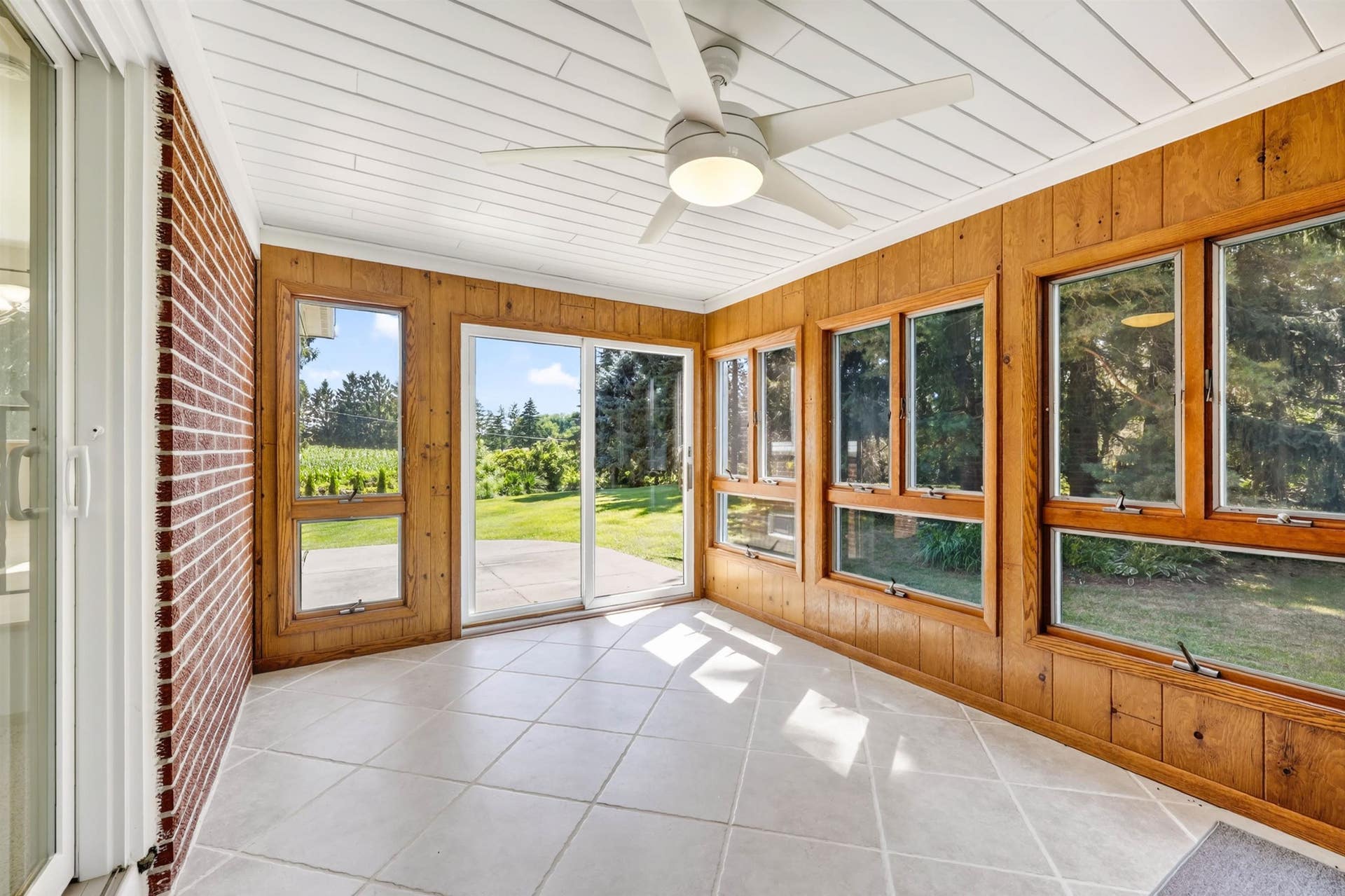 5567 Shamrock Lane, Fitchburg, WI 53711