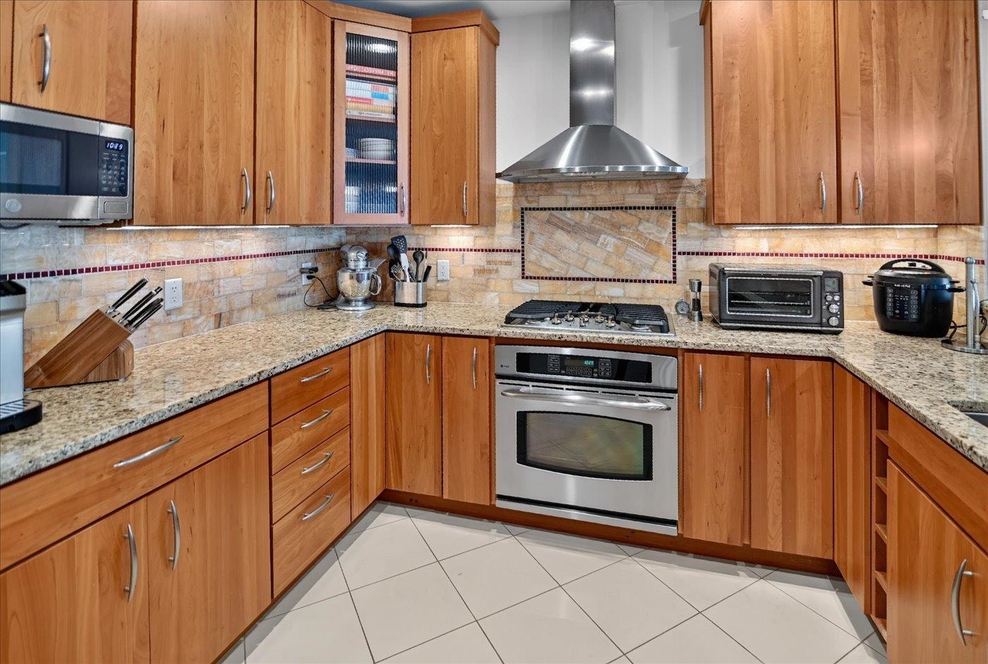 100 Wisconsin Avenue, #805, Madison, WI 53703