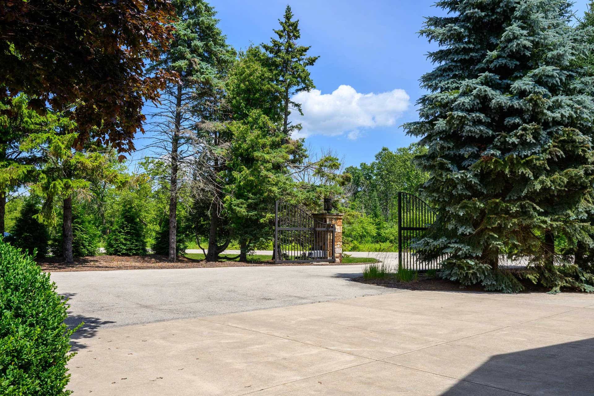 5707 Bay Shore Drive, Egg Harbor, WI 54235