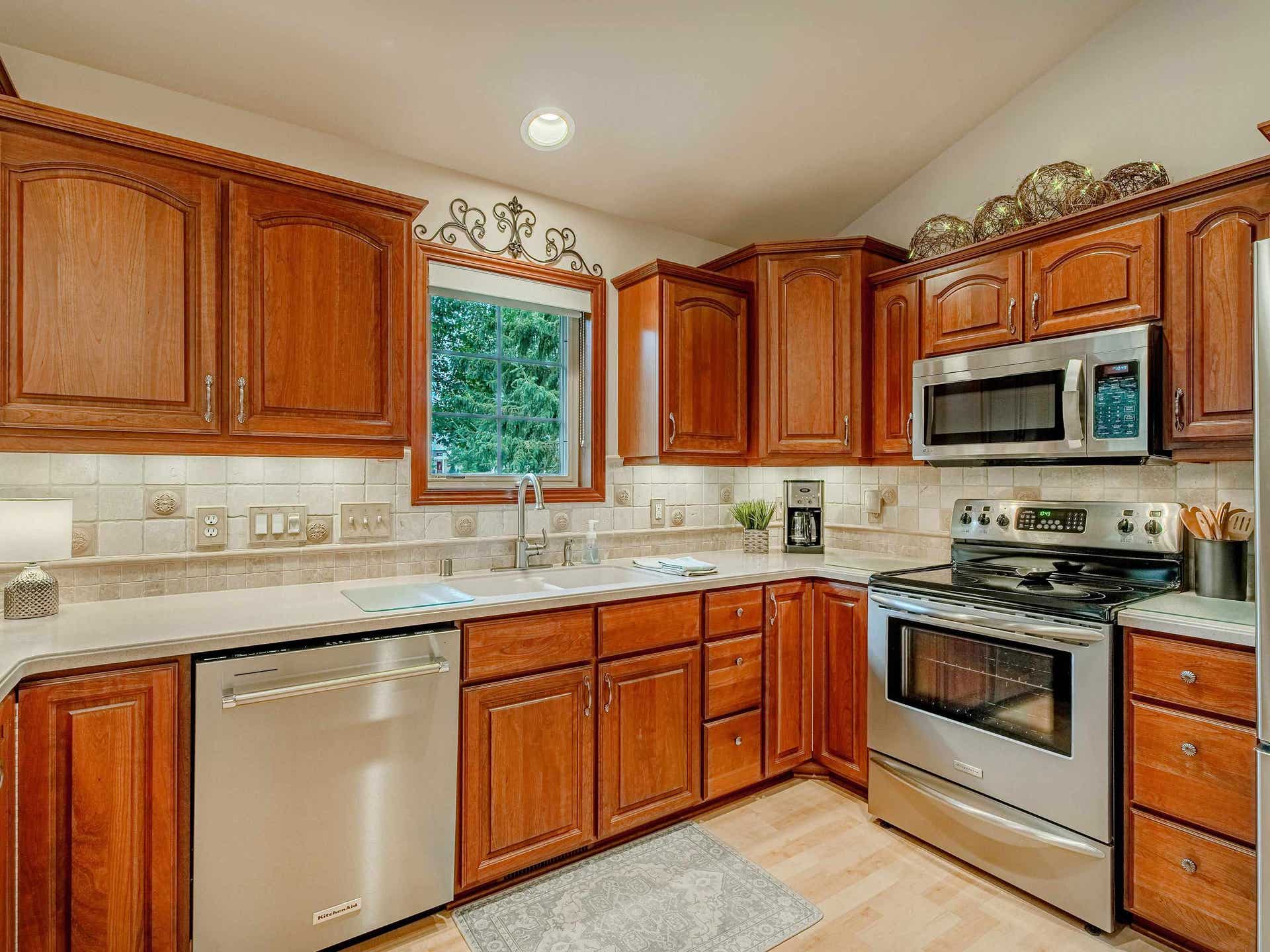 6027 Canyon Parkway, Madison, WI 53558