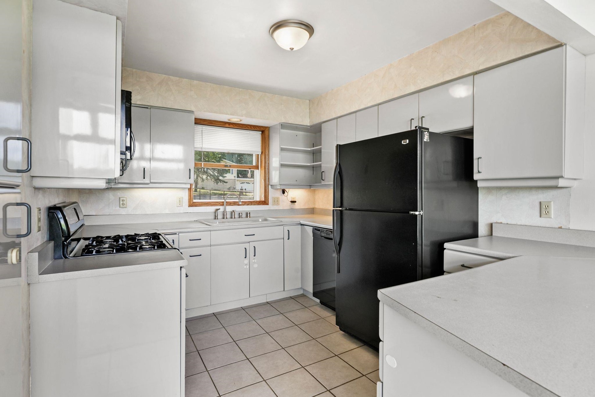3048 Waunona Way, Madison, WI 53713