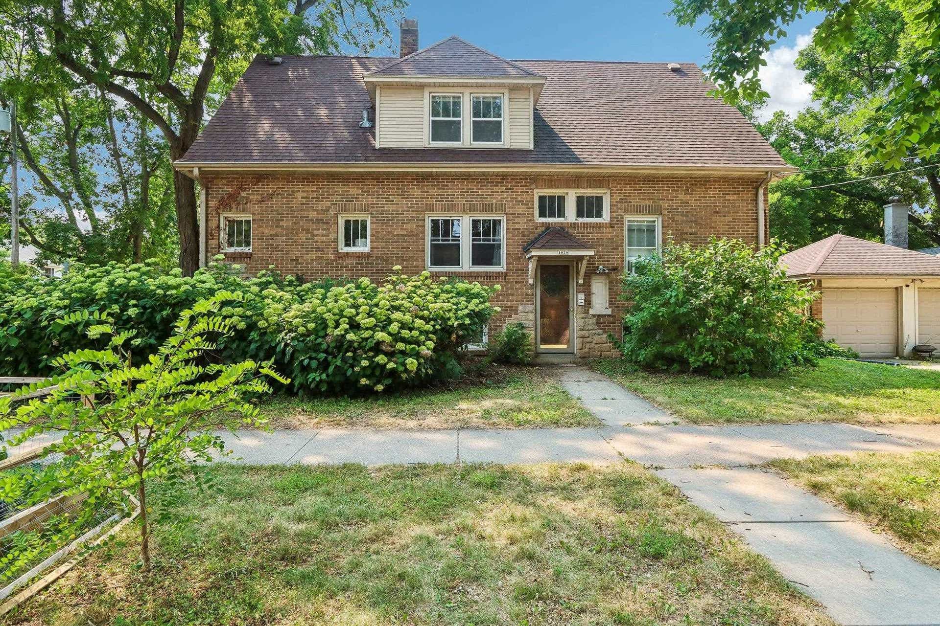 802 Emerson Street, Madison, WI 53715