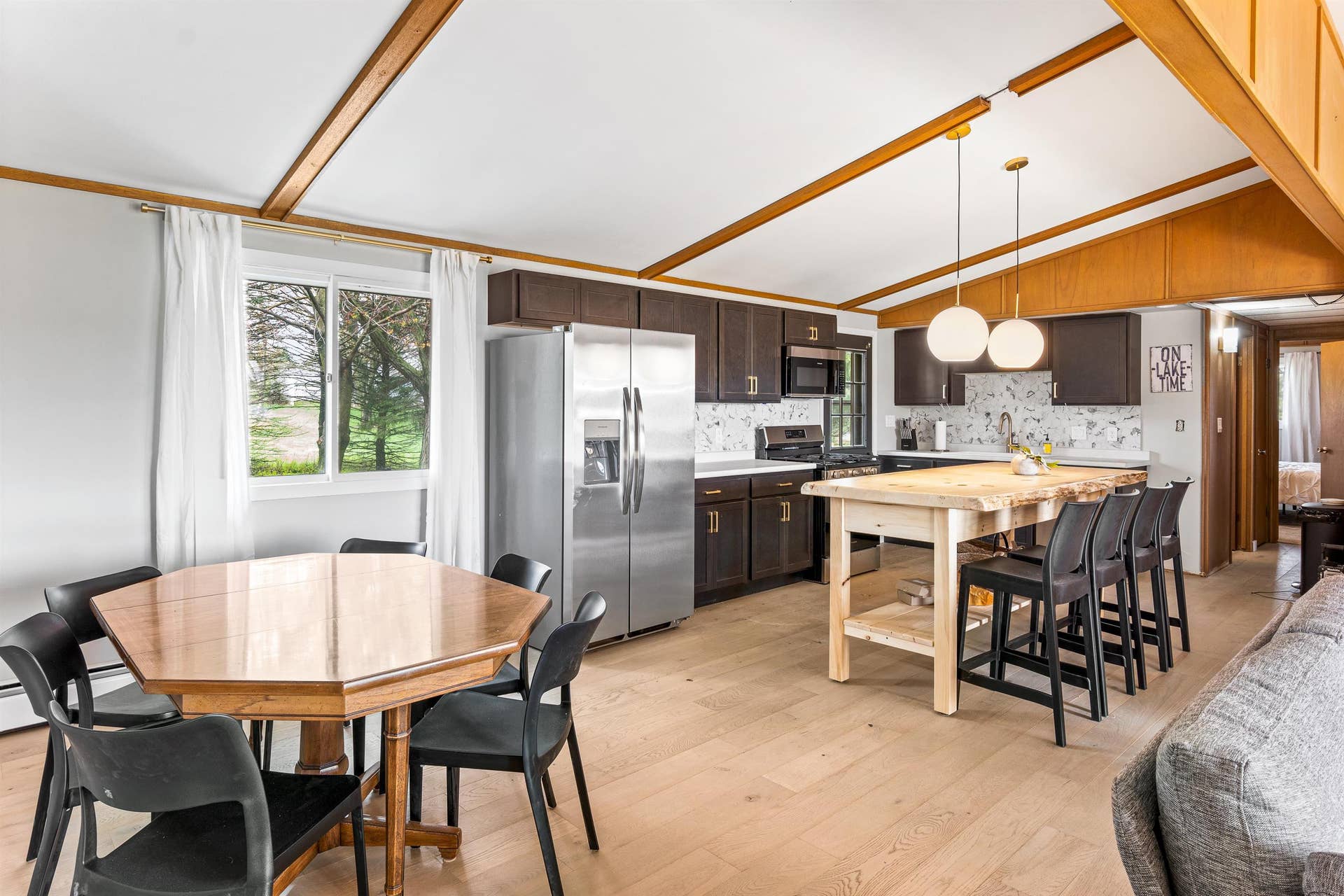 W3141 Bay Road, Brooklyn, WI 54941
