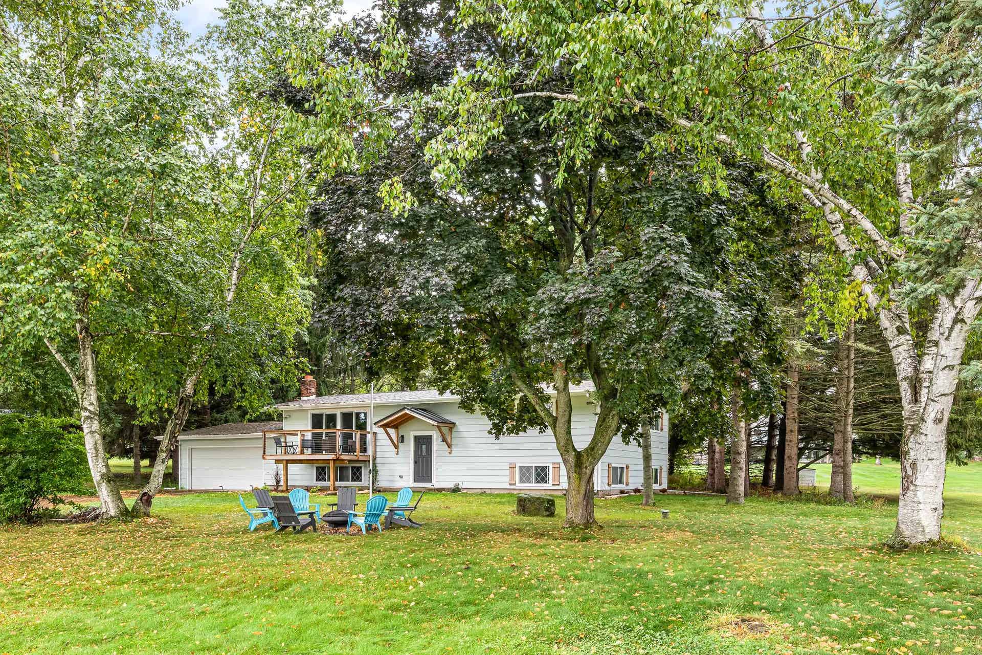 W3141 Bay Road, Brooklyn, WI 54941